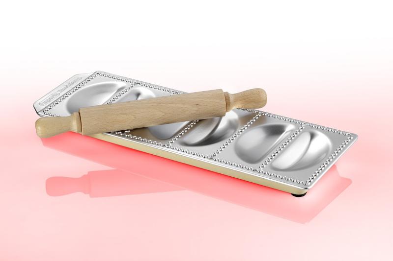 Imperia_raviolilevy_puolikuu_6_reikaa