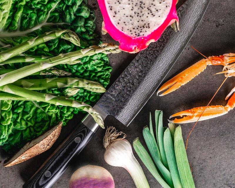 Yaxell_Zen_kokkiveitsi_20cm