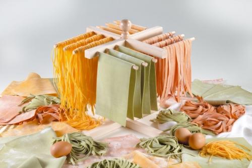 Imperia_puinen_pastankuivatusteline