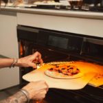 Ibili_pizzakivi_telineella_36x41cm